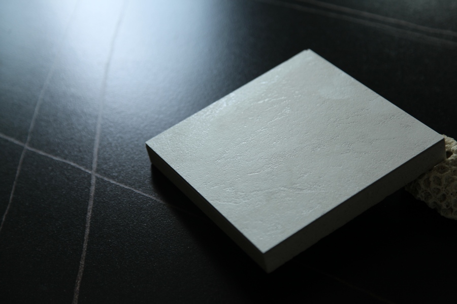 Hur förverkligar precisionsgraverad yta 3D-naturliga texturer? Beata's Tile Innovation avslöjad
